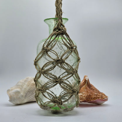 Knotty Bottle Holder